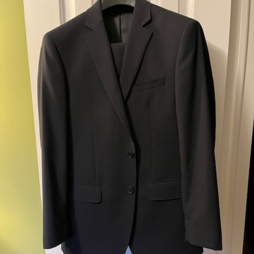 Men's Calvin Klein Suit 38R 100% Wool